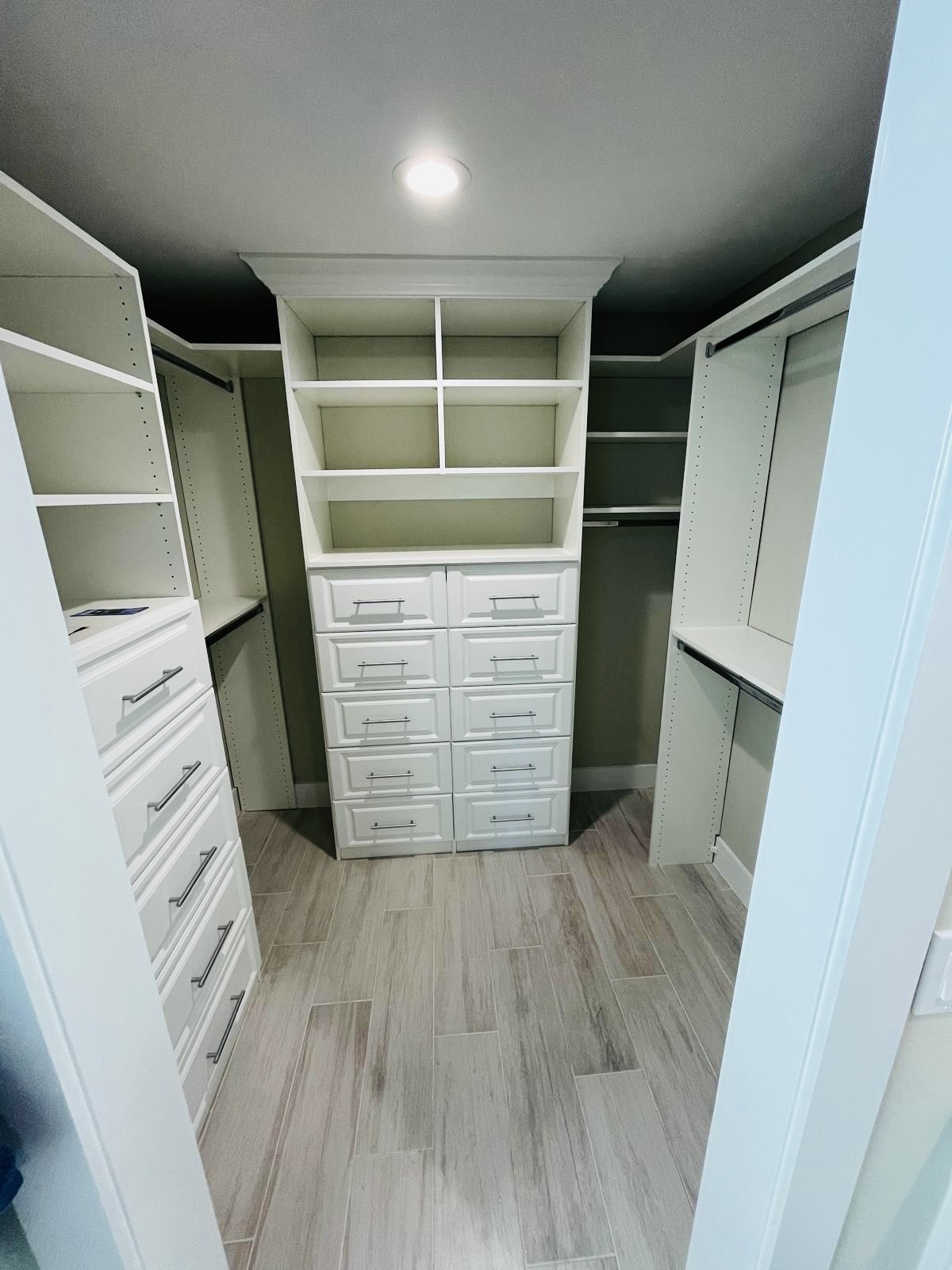 Custom closets in Englewood