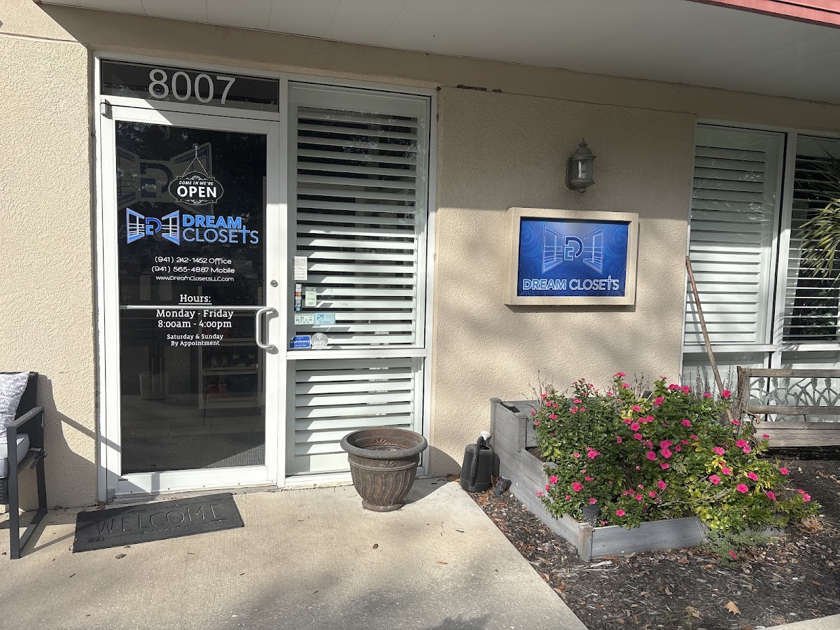 Dream Closets LLC Bradenton storefront and showroom